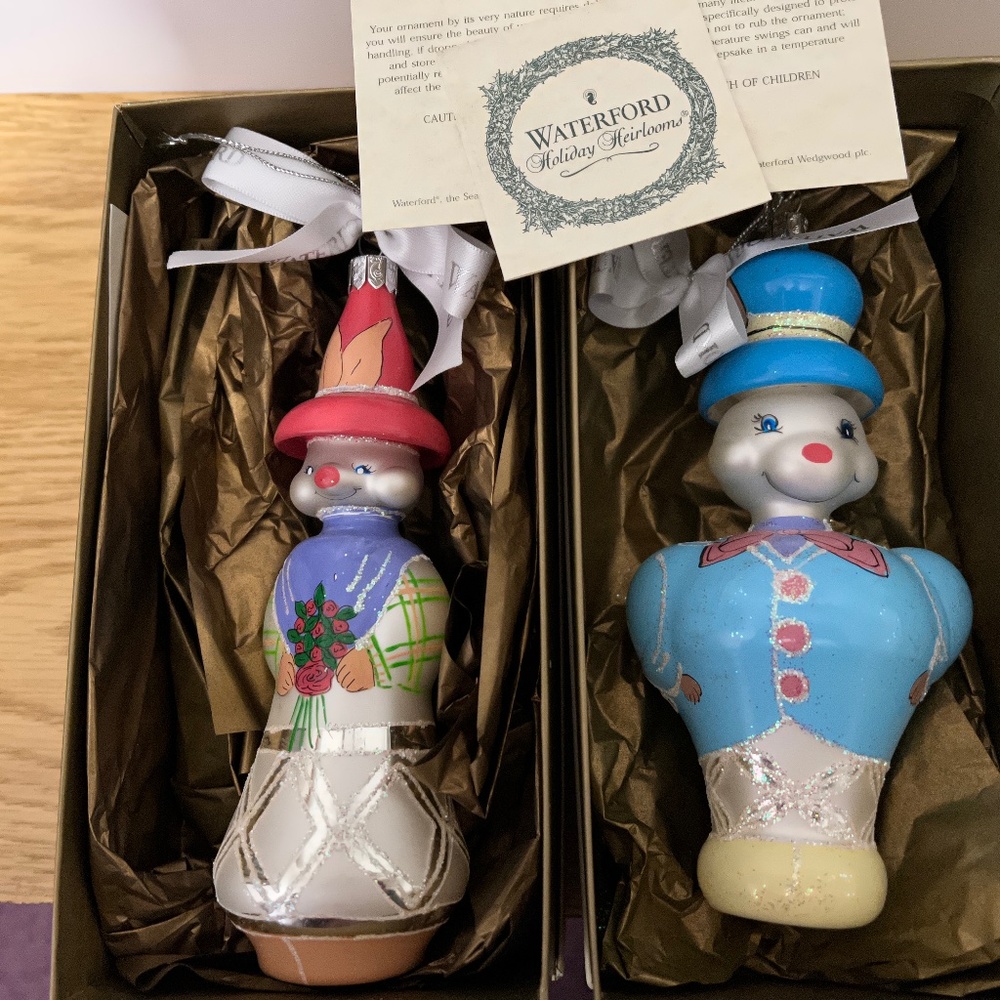 WATERFOR EASTER PARADE MR&MRS PETER RABBIT  FINEST HAND PAINTED LIMIT ED RETIRED
